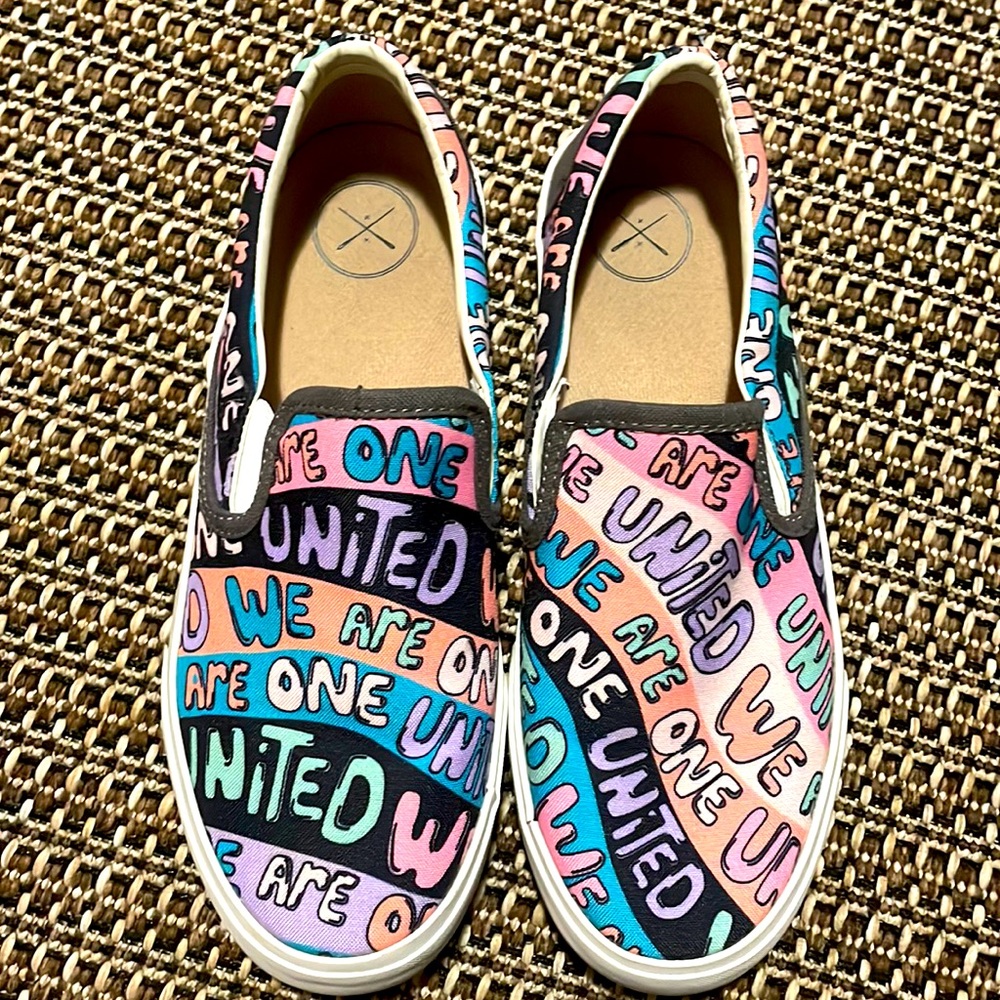 Inkkas United We Are One 8.5 Women’s shoes